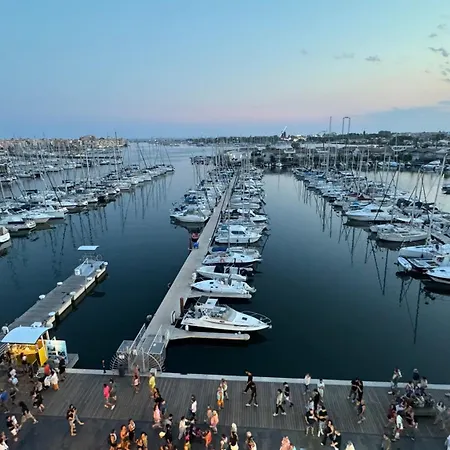 Front Marina Апартаменты *